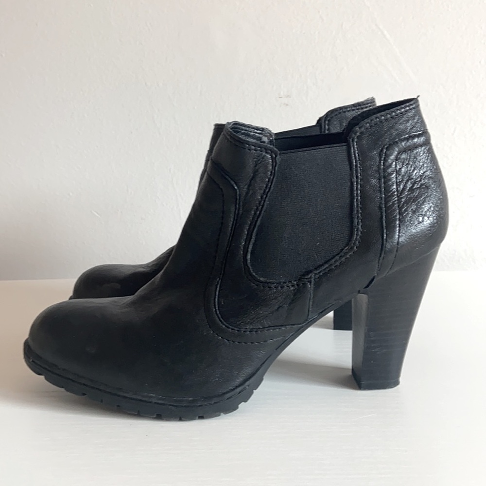 Black size 10 booties (leather upper)